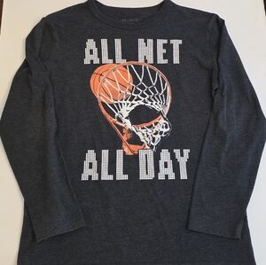 Boys Size 10/12 Dark Gray Long Sleeve Basketball Graphic Shirt